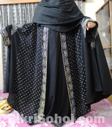 Black pockat sleeve abaya